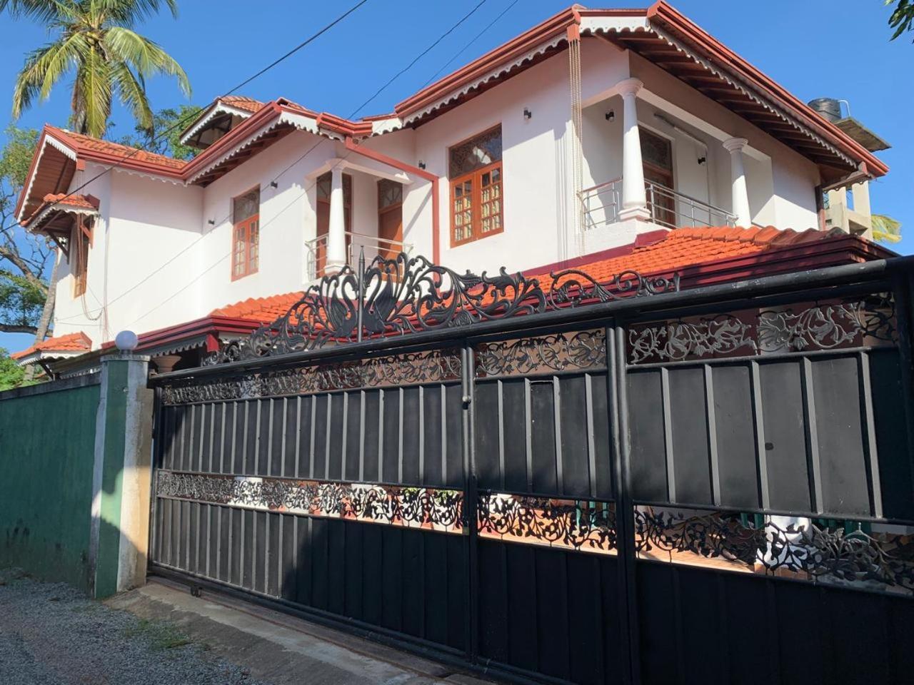 Ceylon Glory Hostel เนกอมโบ ภายนอก รูปภาพ