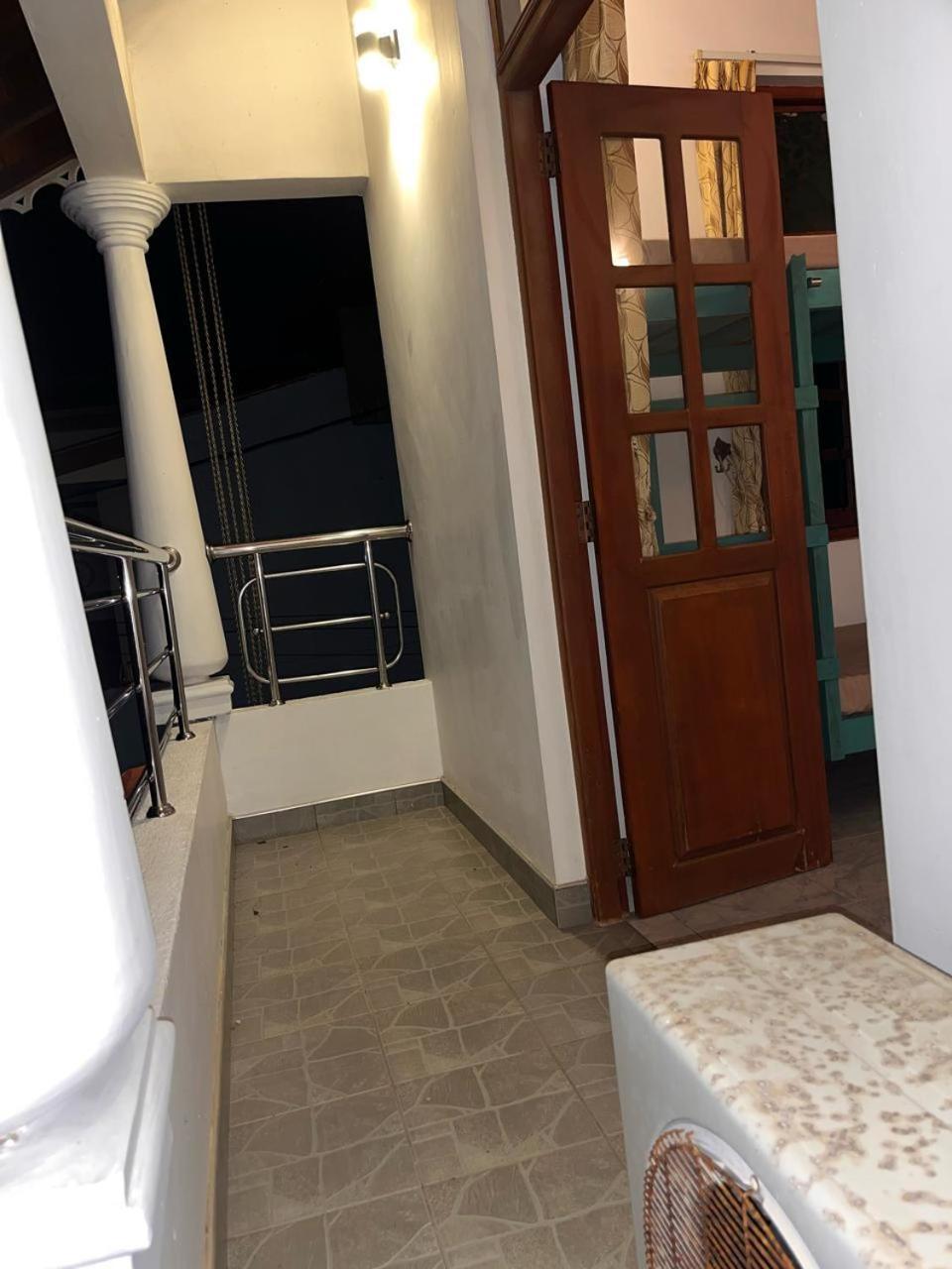 Ceylon Glory Hostel เนกอมโบ ภายนอก รูปภาพ